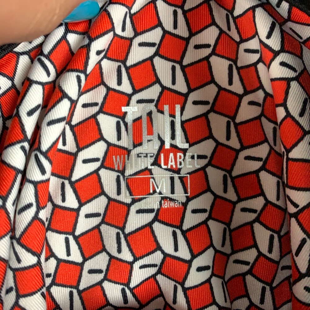 Tail White Label Nevaeh Top Women's Medium M Red Geometric 1/4 Zip Golf Athletic - Picture 2 of 9